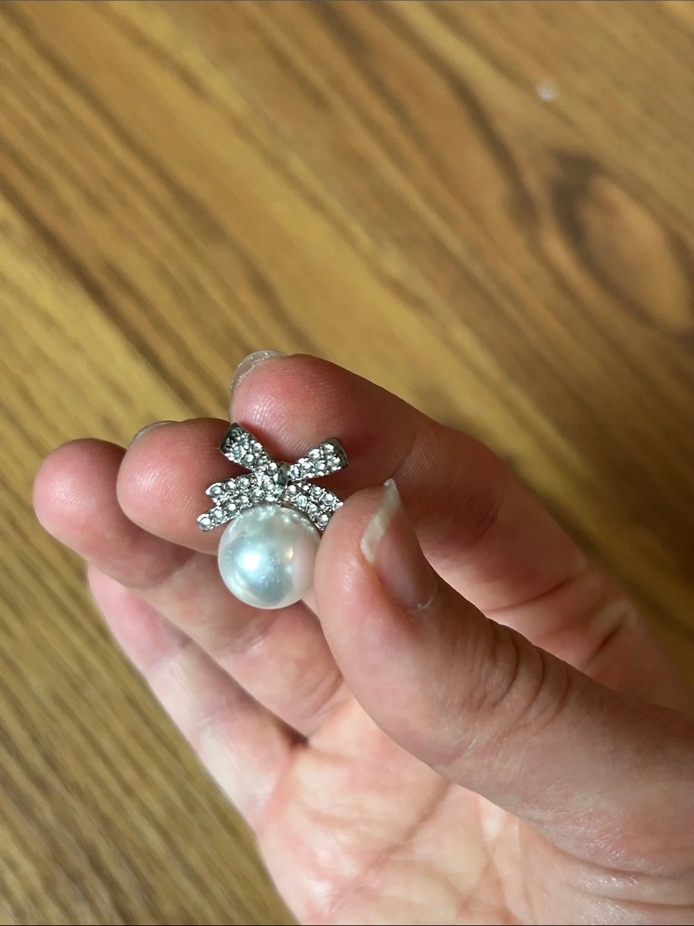 Pearl and Crystal Bow Stud Earrings - White Pearls